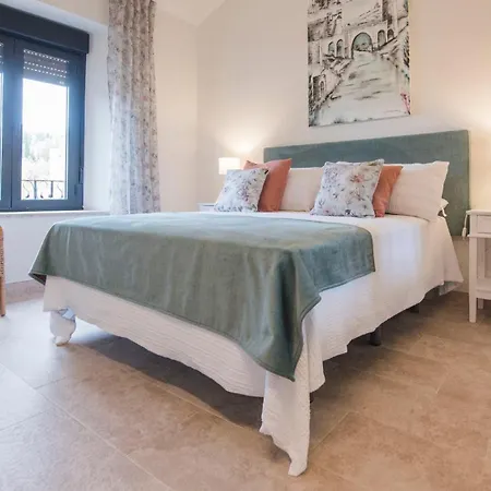 Florinda De La Cava - 6 Apartment Toledo